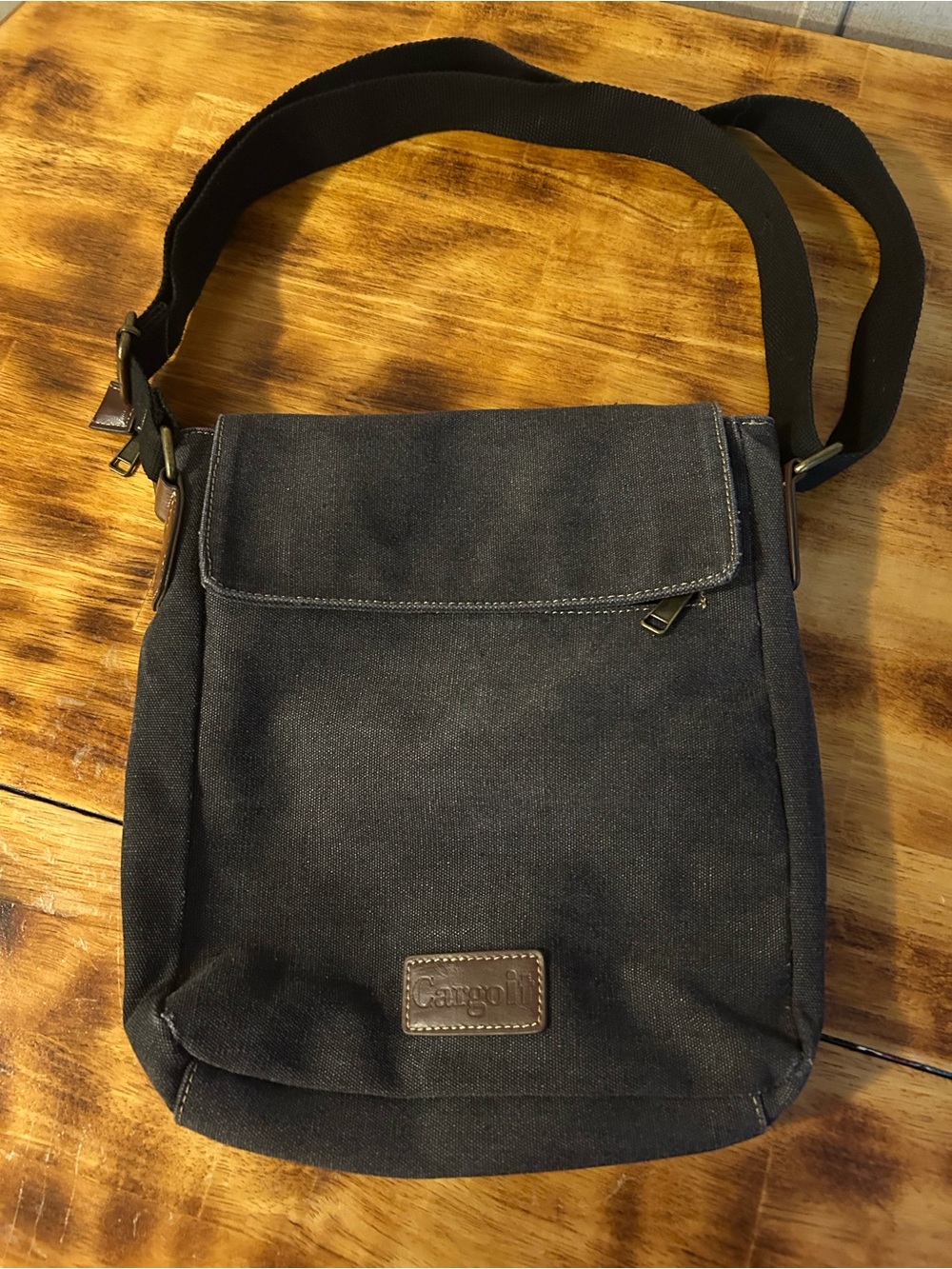 Cargo It Black Canvas Crossbody Bag